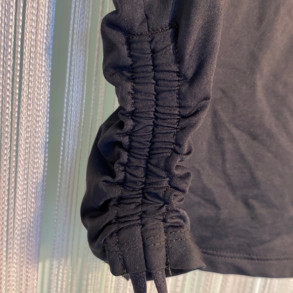 Forever 21 Black Basic T-back Exercise Top NWT Size Small - Picture 14 of 17